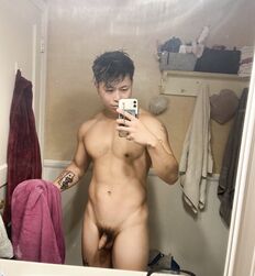 Handsome Asians for a Monday 