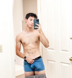 Cute guys for a Monday Super Sexy Gay Porn Tube 