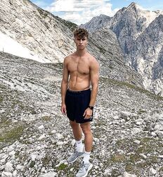 MAXIMILIAN HERRMANN (MAXI VON MATTERHORN) - GERMAN MODEL GAYTUBE 