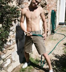 Jacub's wet long gardenhose solo Porn Tube 