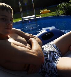 How to play the game twink tube guys game 