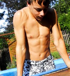 How to play the game twink tube guys game
