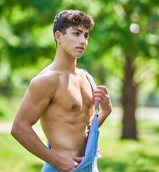 How to play the game twink tube guys game 