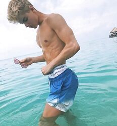 How to play the game twink tube guys game 