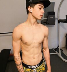 How to play the game twink tube guys game 