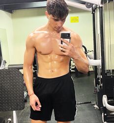 How to play the game twink tube guys game 