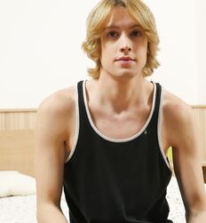 HighRes Gay Porn - Johannes First Solo Session