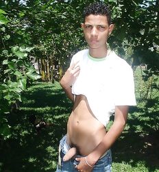 Roberto Sexy Twink Posing Gay Porn Tube 