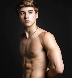 sexy and hunk twink guys porn shirtless 