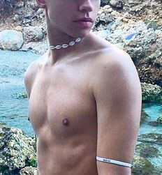 sexy and hunk twink guys porn shirtless 