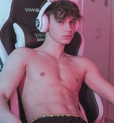 sexy and hunk twink guys porn shirtless 