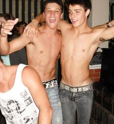 Shirtless Gay Boys Twink Tube Nice 
