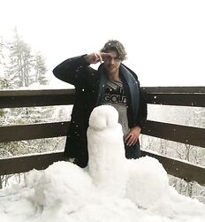 Sexy Snowman Winter Twink Tube Fun 