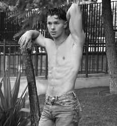 Sunday night 100 to love guys twink tube guys 