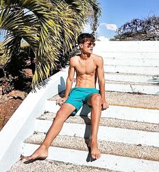 Sunday night 100 to love guys twink tube guys 