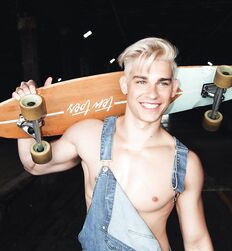 very nice tee twink tube shirtless boys 