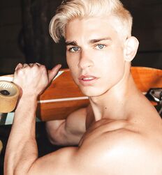 very nice tee twink tube shirtless boys 