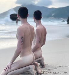 Twink Hunk Beach Gay Boys Tube Shirtless Guys 