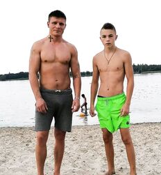 Twink Hunk Beach Gay Boys Tube Shirtless Guys 