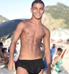 Twink Hunk Beach Gay Boys Tube Shirtless Guys 