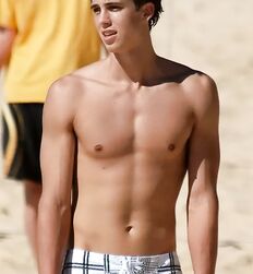 Twink Hunk Beach Gay Boys Tube Shirtless Guys 