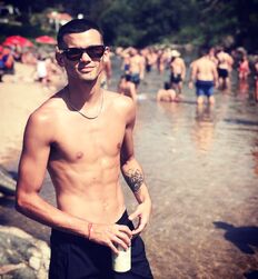 Twink Hunk Beach Gay Boys Tube Shirtless Guys 