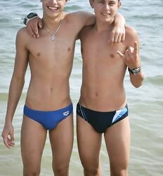 Twink Hunk Beach Gay Boys Tube Shirtless Guys 