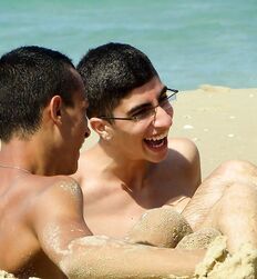 Twink Hunk Beach Gay Boys Tube Shirtless Guys 