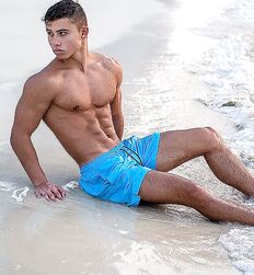 Twink Hunk Beach Gay Boys Tube Shirtless Guys 
