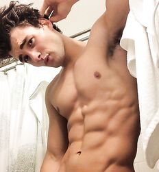 Aiselles des garçons à lecher twink tube flex 