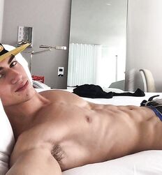 Aiselles des garçons à lecher twink tube flex 