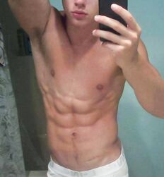 Aiselles des garçons à lecher twink tube flex 