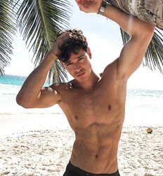 Aiselles des garçons à lecher twink tube flex 