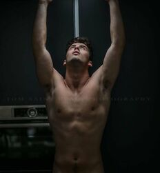 Aiselles des garçons à lecher twink tube flex 