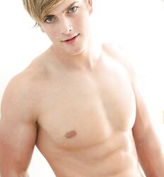 Mick Lovell Le bel éphèbe blond gay porn guys 