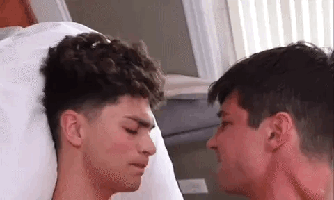 How to play the game twink tube guys game 