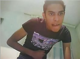 Amateur French Twink Masturbating