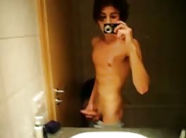 Hot Camboy showing off