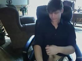 Teen Selfsucker Enjoys