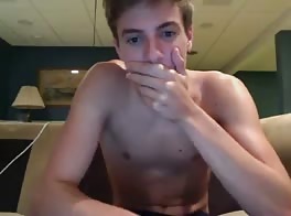 18yo étudiant se branle 