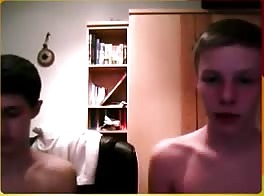 ravissant jeune garçon