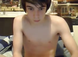 Superbe branlette avec sperme dans la main