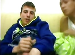 couple looking for Webcam