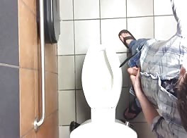 Spy Straight Lad Jerking off and taking selfie