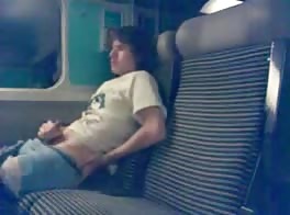 Il se branle dans le tgv