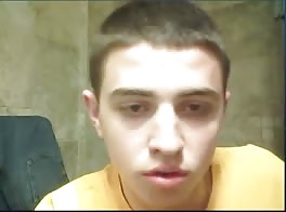  bathroomboy  18yo