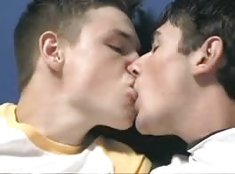 Smok n suck -full vid @ localamateursextube dot com