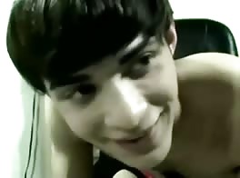 hot boy loves to show off on cam
