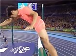 Pole Vaulter penis HITS bar in Rio 2016