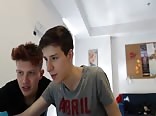 Friends wank for cam